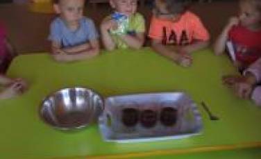 Zdjęcie aktualności Doświadczenia chemiczne 