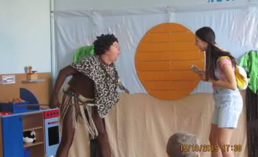 Zdjęcie aktualności Przedstawienie pt.,, Diamentowa podróż Zosi''