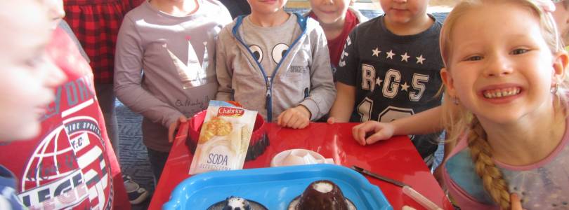 Zdjęcie główne aktualności Mali Odkrywcy poszerzają wiedzę na temat wulkanów