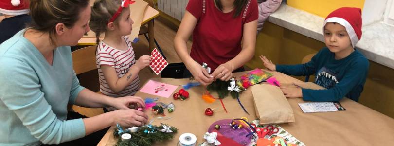 Zdjęcie główne aktualności Zajęcia plastyczne z rodzicami