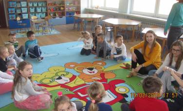 Zdjęcie aktualności Odwiedziny uczennic z Zespołu Szkół nr 2