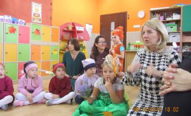 Zdjęcie aktualności ,,Zamyślona Pani Jesień''