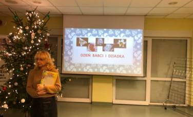 Zdjęcie aktualności Starszaki w bibliotece