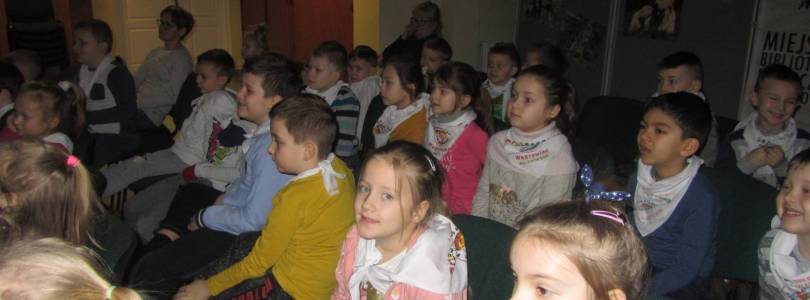 Zdjęcie główne aktualności Starszaki w bibliotece