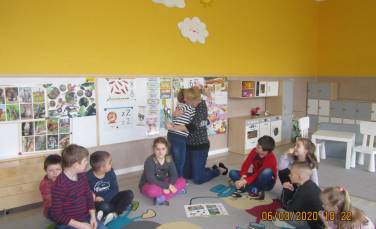 Zdjęcie aktualności Dzień Kobiet w przeszkolu