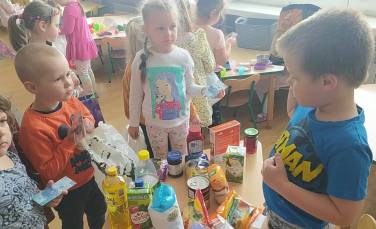 Zdjęcie aktualności ,,Kubusie'' poznają zawód sprzedawcy