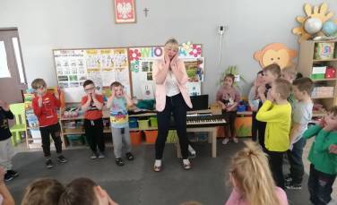 Zdjęcie aktualności Lekcja muzyki