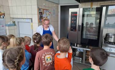 Zdjęcie aktualności Wizyta w przedszkolnej kuchni 