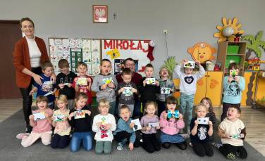 Zdjęcie aktualności Teatrzykiem Kamishibai