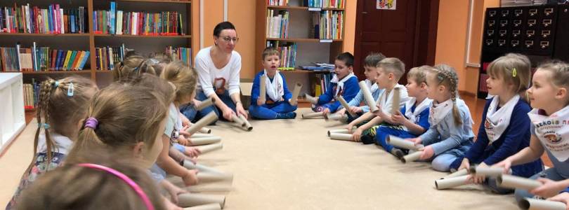 Zdjęcie główne aktualności Mali Odkrywcy- Powiatowa Biblioteka Publiczna 