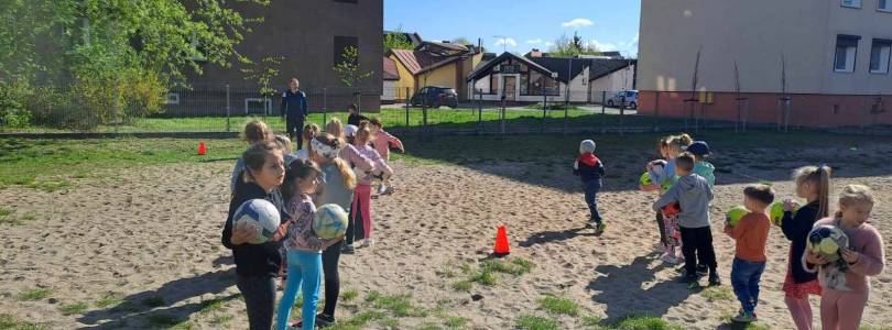 Zdjęcie główne aktualności Zajęcia sportowe ze szkółką piłkarską GOOOL