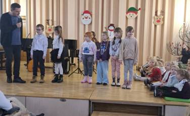 Zdjęcie aktualności Kolędowanie w Szkole Muzycznej