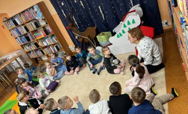 Zdjęcie aktualności Świąteczne zajęcia w Powiatowej Bibliotece Publicznej