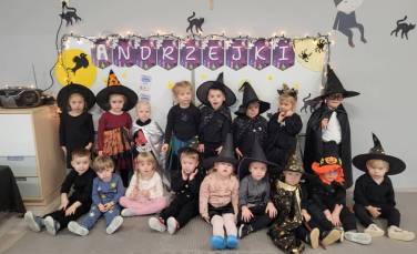 Zdjęcie aktualności Andrzejki z rodzicami Krasnoludki