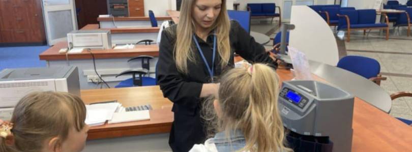 Zdjęcie główne aktualności Mali Odkrywcy w Banku PKO