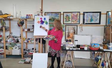 Zdjęcie aktualności Zajęcia plastyczne- Mali Podróżnicy