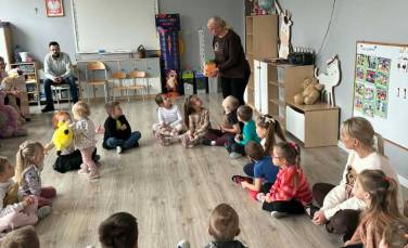 Zdjęcie aktualności Zajęcia z rodzicami- Mali Przyrodnicy 